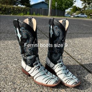 Ferrini size 9 stingray boots